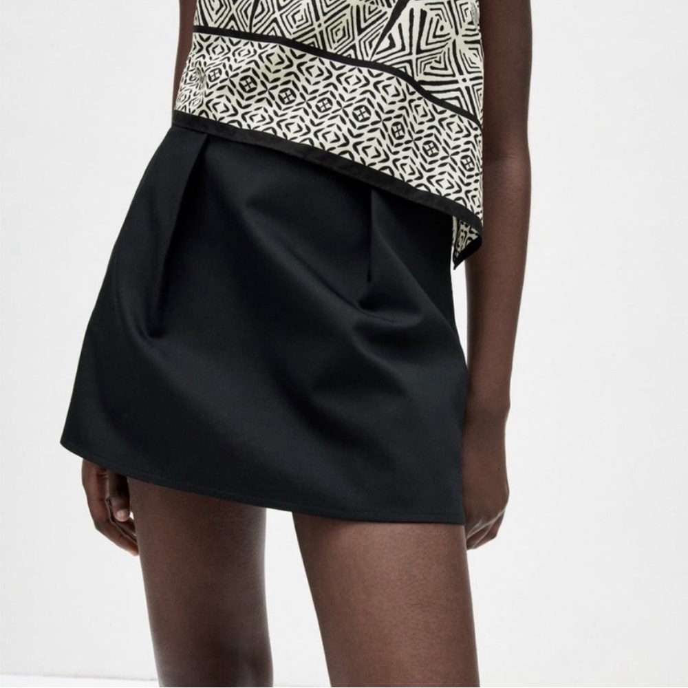 NWT Zara Mini Skirt with Shorts Size Small Elastic Waist Black